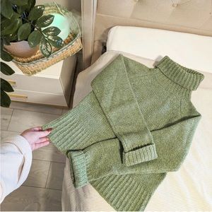 Abercrombie & Fitch sweater